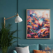 Charger l'image dans la galerie, Broderie Diamant - Papillon butinant 40x50cm toile tendue sur châssis