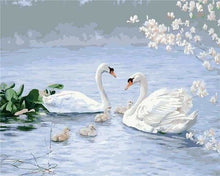 Charger l'image dans la galerie, peinture par numéros | Cygnes et leurs Petits | animaux cignes facile oiseaux | FiguredArt