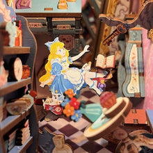 Charger l&#39;image dans la galerie, Book Nook - Alice au pays des merveilles