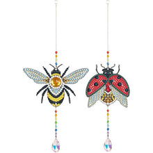 Charger l&#39;image dans la galerie, Carillon en Cristal Diamond Painting 5D Abeille avec Coccinelle 2 Pièces