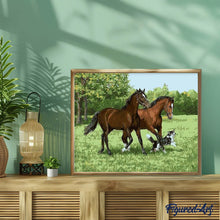 Charger l'image dans la galerie, peinture par numéros | Chevaux et Chiens dans la Prairie | animaux, chevaux, chiens, intermédiaire | FiguredArt