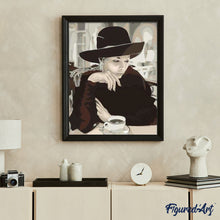 Charger l'image dans la galerie, peinture par numéros | Femme Elégante et Tasse de Café | facile, portrait | FiguredArt