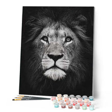 Charger l'image dans la galerie, peinture par numéros | Tête de lion en noir et blanc | animaux, complexe, france, lions | FiguredArt
