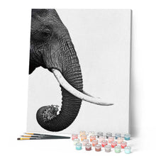 Charger l'image dans la galerie, peinture par numéros | Eléphant gris foncé | animaux, complexe, éléphants | FiguredArt