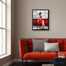 Charger l'image dans la galerie, Femme en rouge et verre de Vin