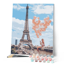 Charger l'image dans la galerie, Femme et ballons au bord de la Tour Eiffel