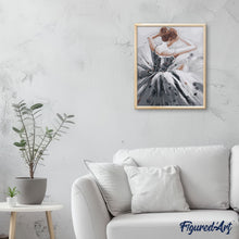 Charger l'image dans la galerie, Danseuse de Dos et robe Grise