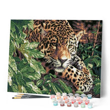Charger l'image dans la galerie, peinture par numéros | Léopard aux aguets | animaux, arbres, intermédiaire, léopards | FiguredArt