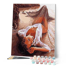 Charger l'image dans la galerie, peinture par numéros | Sirène échouée sur la Plage | facile, nu | FiguredArt