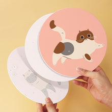 Charger l'image dans la galerie, Mini Série Peinture par Numéros - Disques Ø20cm (6 pièces) - Les chats curieux