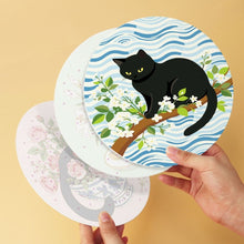 Charger l'image dans la galerie, Mini Série Peinture par Numéros - Disques Ø20cm (6 pièces) - Chat noir et fleurs
