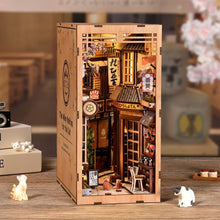 Charger l'image dans la galerie, Book Nook - La ruelle attendant le chat