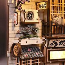 Charger l'image dans la galerie, Book Nook - La ruelle attendant le chat