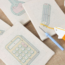 Charger l'image dans la galerie, Punch Needle Kit (4 pièces) avec cadres - Essentiels Bureau Étudiant 1