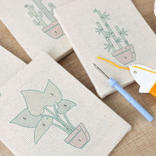 Charger l'image dans la galerie, Punch Needle Kit (4 pièces) avec cadres - Jungle Urbaine 3