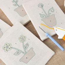 Charger l'image dans la galerie, Punch Needle Kit (4 pièces) avec cadres - Set Fleurs Épanouies