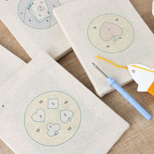 Charger l'image dans la galerie, Punch Needle Kit (4 pièces) avec cadres - Cartes à Jouer