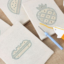 Charger l'image dans la galerie, Punch Needle Kit (4 pièces) avec cadres - Mix Snacks Tropicaux