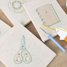 Charger l'image dans la galerie, Punch Needle Kit (4 pièces) avec cadres - Essentiels Bureau Étudiant 2