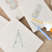 Charger l'image dans la galerie, Punch Needle Kit (4 pièces) avec cadres - Collection Accessoires Bureau
