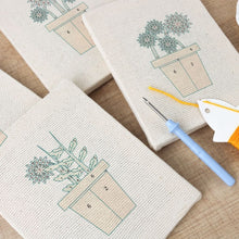 Charger l'image dans la galerie, Punch Needle Kit (4 pièces) avec cadres - Mini Pots Fleuris 3