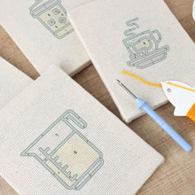 Charger l'image dans la galerie, Punch Needle Kit (4 pièces) avec cadres - Pause Café &amp; Thé