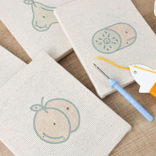 Charger l'image dans la galerie, Punch Needle Kit (4 pièces) avec cadres - Fête des Fruits 1