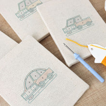 Charger l'image dans la galerie, Punch Needle Kit (4 pièces) avec cadres - Collection Voitures