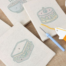 Charger l'image dans la galerie, Punch Needle Kit (4 pièces) avec cadres - Douceurs Petit-Déjeuner 3