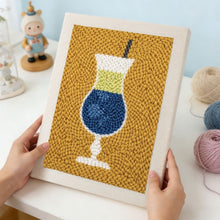 Charger l'image dans la galerie, Punch Needle Kit avec cadre - Cocktail 2