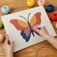Charger l'image dans la galerie, Punch Needle Kit avec cadre - Papillon Orange