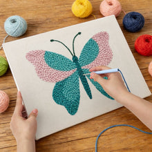 Charger l'image dans la galerie, Punch Needle Kit avec cadre - Papillon Azur