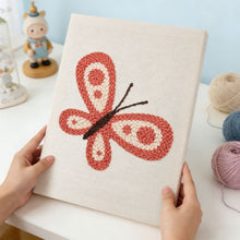 Charger l'image dans la galerie, Punch Needle Kit avec cadre - Papillon Rouge