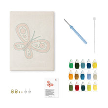 Charger l'image dans la galerie, Punch Needle Kit avec cadre - Papillon Rouge