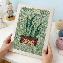 Charger l'image dans la galerie, Punch Needle Kit avec cadre - Sansevieria