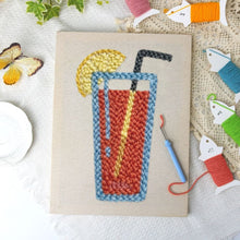 Charger l'image dans la galerie, Punch Needle Kit avec cadre - Boisson Agrumes Fraîche