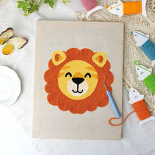 Charger l'image dans la galerie, Punch Needle Kit avec cadre - Petit Lion