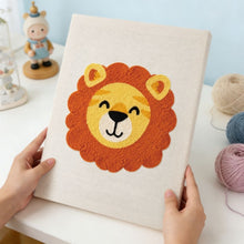 Charger l'image dans la galerie, Punch Needle Kit avec cadre - Petit Lion