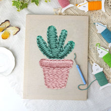 Charger l'image dans la galerie, Punch Needle Kit avec cadre - Cactus Kawaii