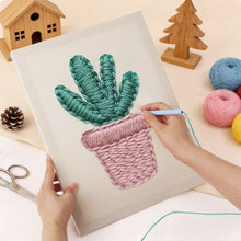 Charger l'image dans la galerie, Punch Needle Kit avec cadre - Cactus Kawaii