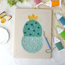 Charger l'image dans la galerie, Punch Needle Kit avec cadre - Petit Cactus Joyeux