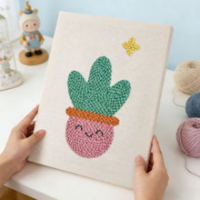 Charger l'image dans la galerie, Punch Needle Kit avec cadre - Cactus Souriant