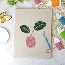 Charger l'image dans la galerie, Punch Needle Kit avec cadre - Floraison Tropicale