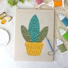Charger l'image dans la galerie, Punch Needle Kit avec cadre - Succulente Dorée