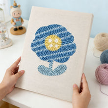 Charger l'image dans la galerie, Punch Needle Kit avec cadre - Fleur Bleue