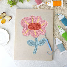 Charger l'image dans la galerie, Punch Needle Kit avec cadre - Fleur Douce