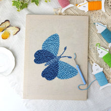 Charger l'image dans la galerie, Punch Needle Kit avec cadre - Papillon Rêve Bleu