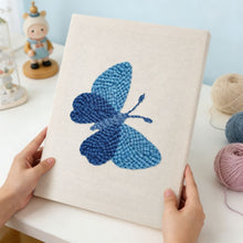 Charger l'image dans la galerie, Punch Needle Kit avec cadre - Papillon Rêve Bleu