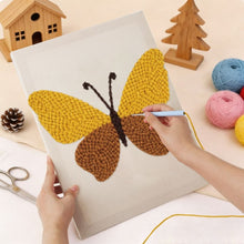 Charger l'image dans la galerie, Punch Needle Kit avec cadre - Papillon Doré
