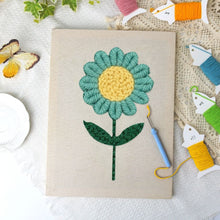 Charger l'image dans la galerie, Punch Needle Kit avec cadre - Fleur Ciel Bleu